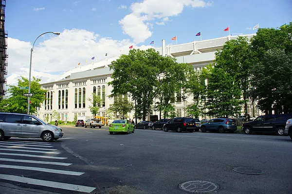 Rented by Norman Raindel, LREB | media 31