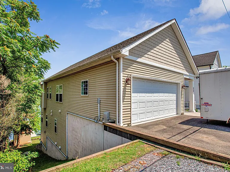 1002 Nabbs Creek Rd — Photo 34