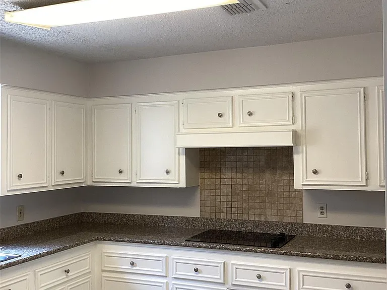 7818 Vickijohn Dr — Photo 3