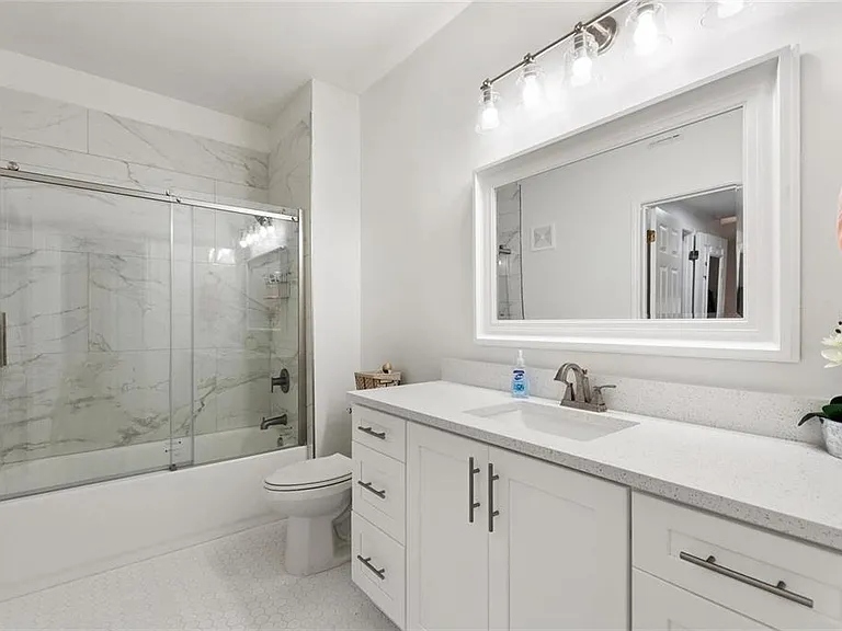 516 Water St — Photo 14