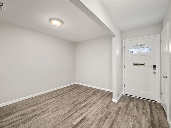 5th image of 309 E Ross St