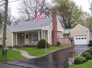 53 Raycroft St, Milford, CT 06461