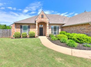 100 Summit Bnd, Norman, OK 73071