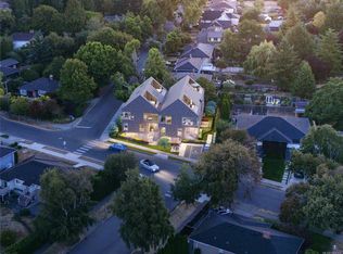 395 Saint Charles St, Victoria, BC V8S 3N2