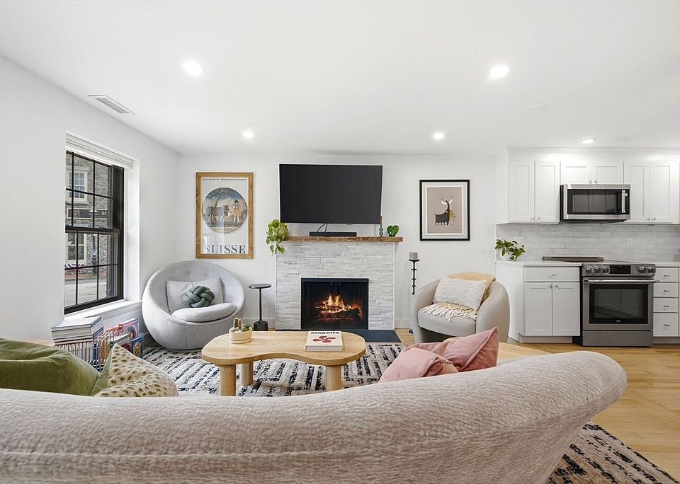1st image of 100 Main St APT 2