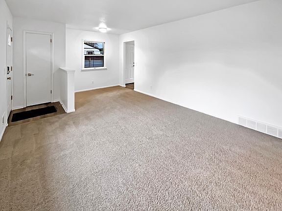 4th image of 8610 31st Ave N
