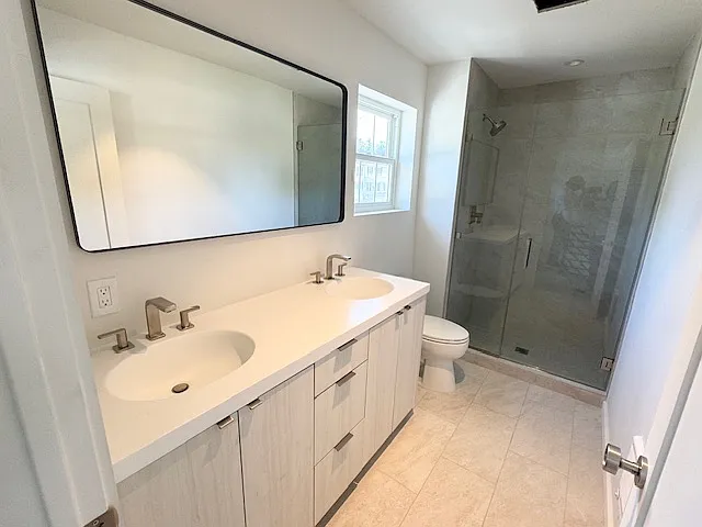 784 Farmington Ave — Photo 9