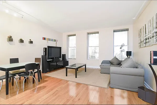 Rented by Compass | media 7