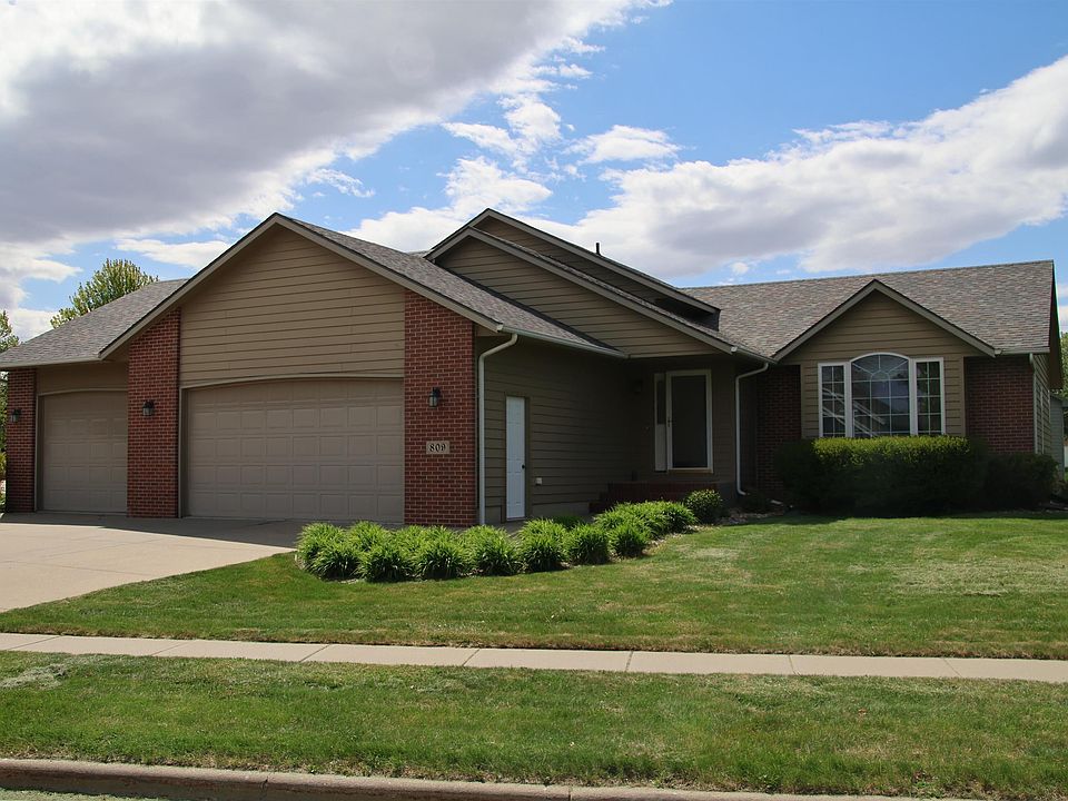 1st image of 809 S Outlook Dr