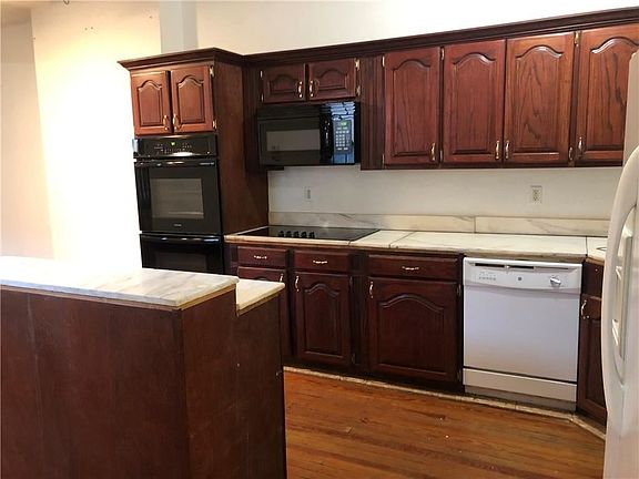 3rd image of 2129 Cadiz St #B