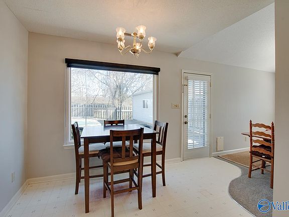 5th image of 13927 Sandhurst Dr SW