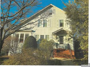 333 Elm Pl, Leonia, NJ