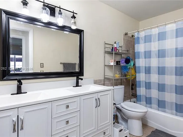 2400 NW 103rd Ave #2400 — Photo 20