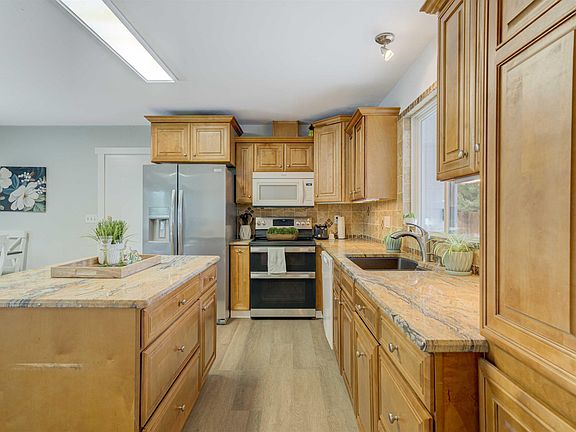 5th image of 1825 Norwood Ct