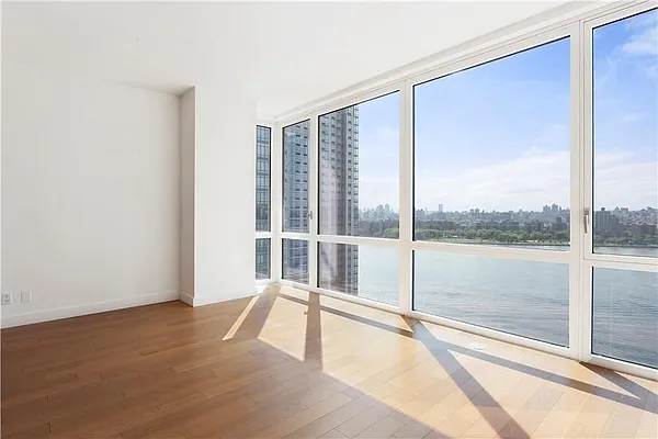 Rented by Domus Realty | media 37