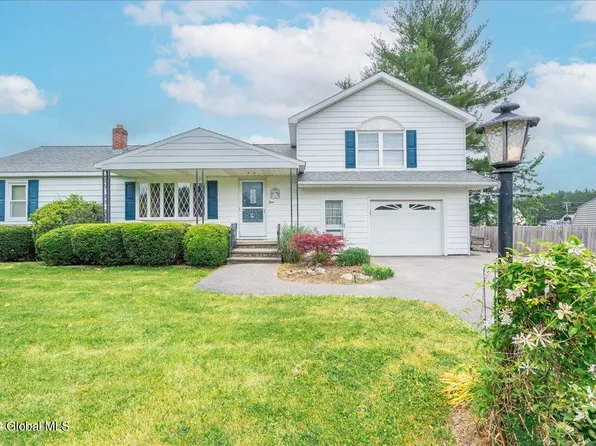 4 Echo Drive, Schenectady, NY 12306