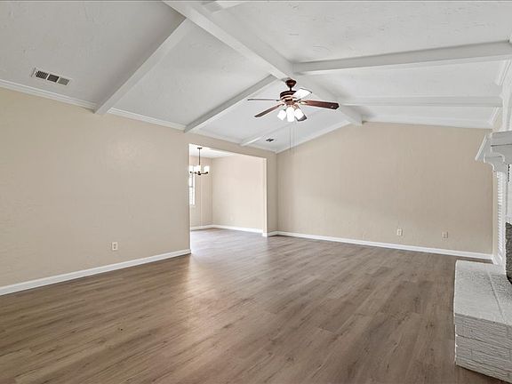 4th image of 2709 Leameadow Dr