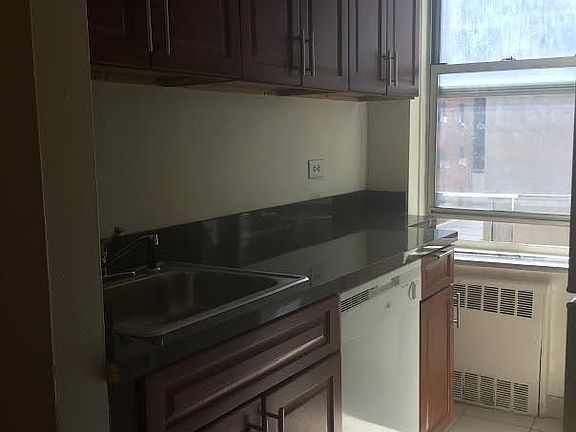 3rd image of 6712 Yellowstone Blvd #2D