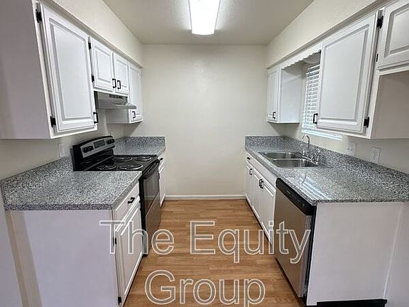 4th image of 804 Monarch Cir APT 3