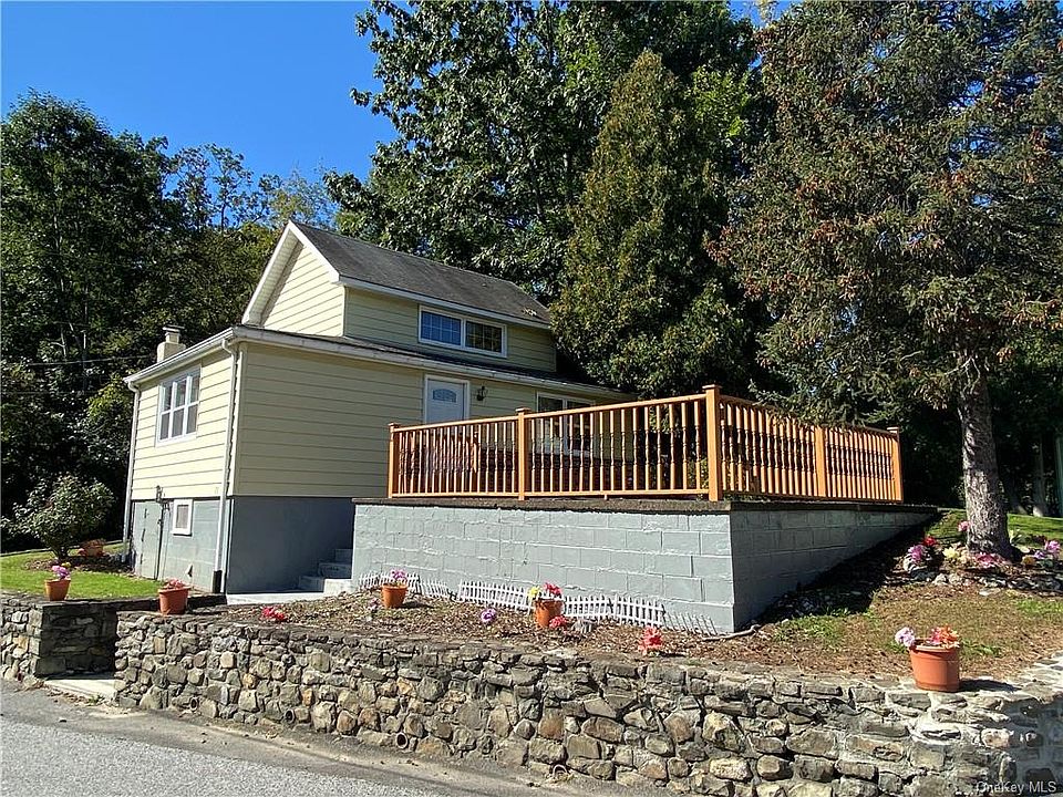1st image of 17 Birdsall Ave