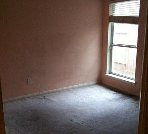 4th image of 8915 Riverwell Cir E