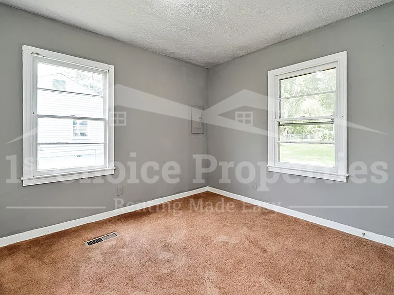 1272 Meadow Ln — Photo 7