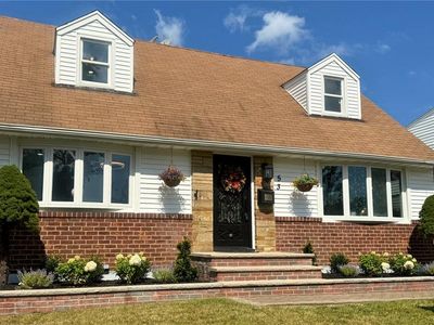53 Yorkshire Road, New Hyde Park, NY, 11040