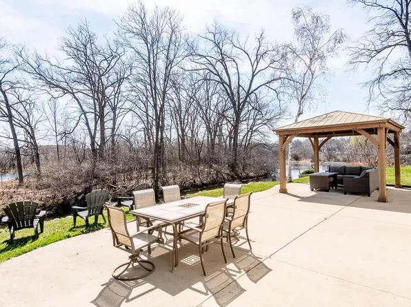 3202 Nagawicka AVENUE, Delafield, WI 53018