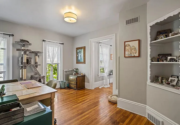 514 Crescent St NE #2 — Photo 3