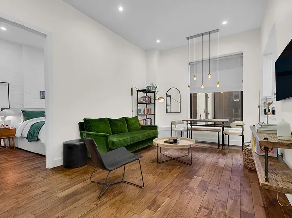 23 E 10th St APT 3H, Manhattan, NY 10003