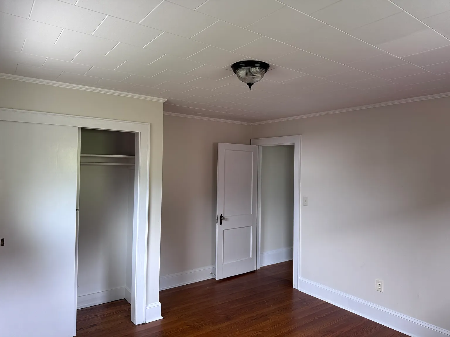3 bed, 1600 sqft, $1,750 — Photo 1