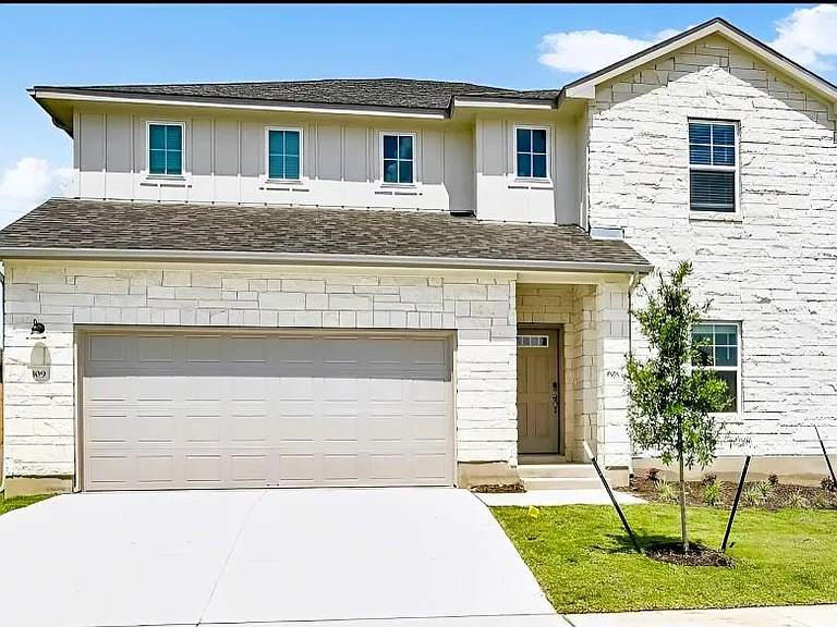 109 Fairmeadow Downs Dr — Photo 1