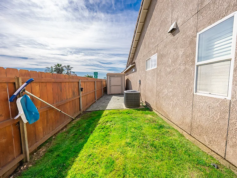 1114 W Pepper Dr — Photo 41