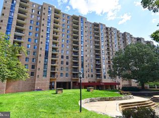 4500 S Four Mile Run Dr APT 908, Arlington, VA 22204