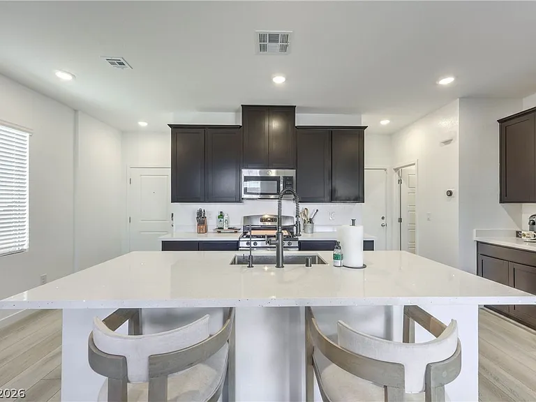 7025 Wales Coast St — Photo 7