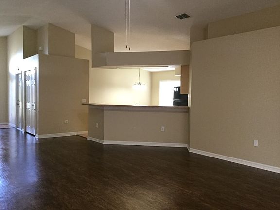 3rd image of 16418 Coopers Hawk Ave