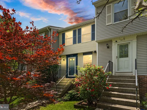 5878 Clarendon Springs Pl, Centreville, VA 20121