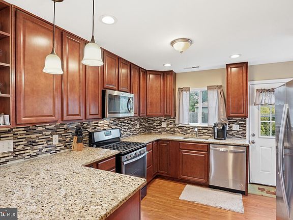 5th image of 9 Park Ln
