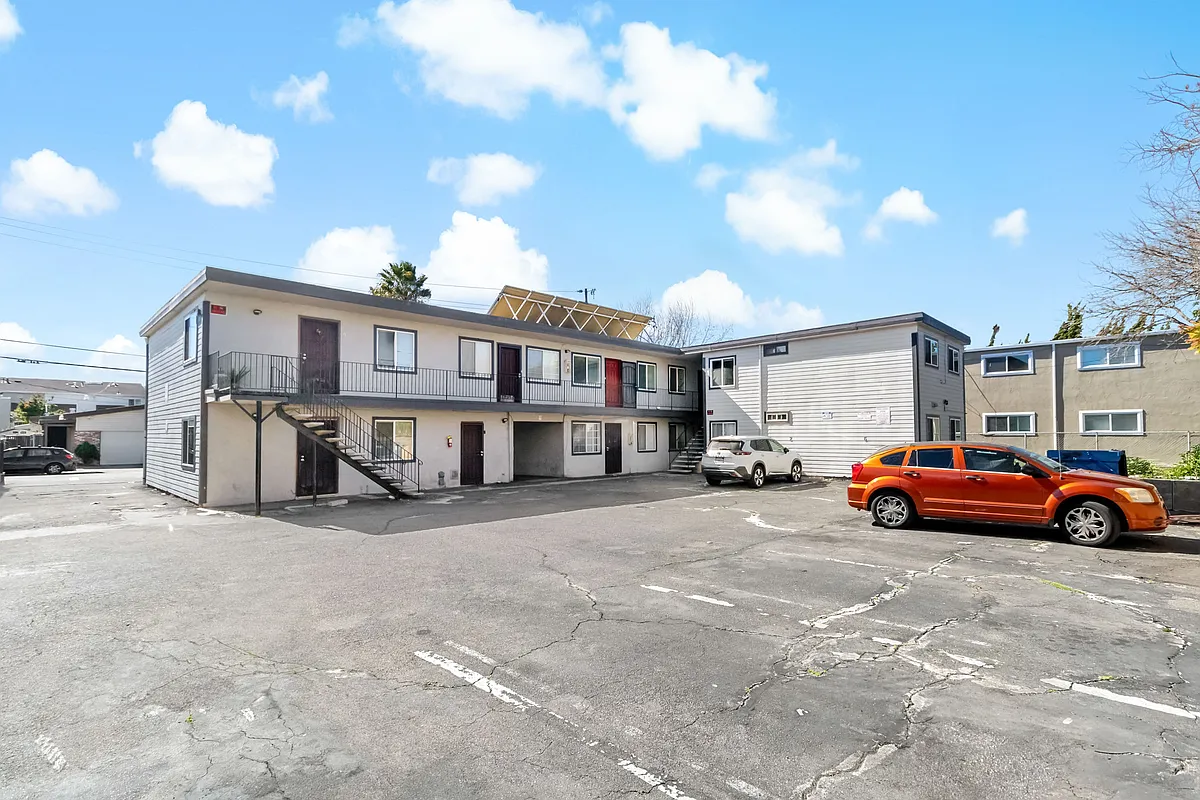 Building Photo - 2409 Standard Ave #7