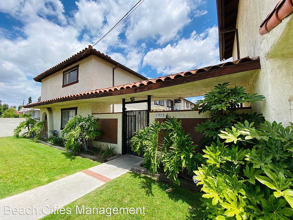 1st image of 13932 Coteau Dr #9