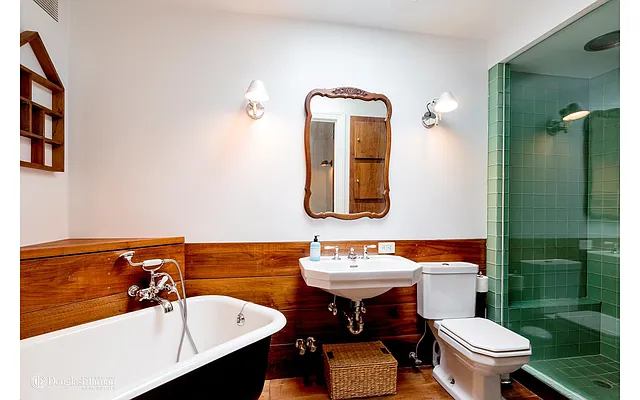 Rented by Douglas Elliman | media 26