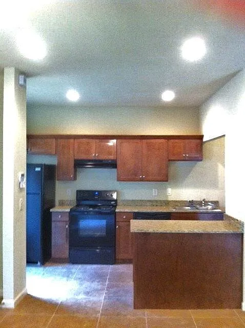 Kitchen - 997 Dassow Ct