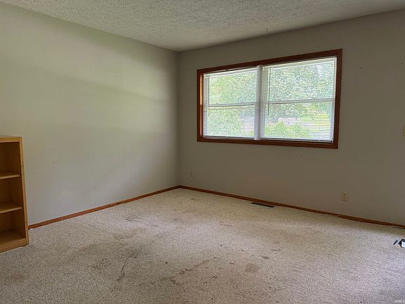 4th image of 207 White Ln