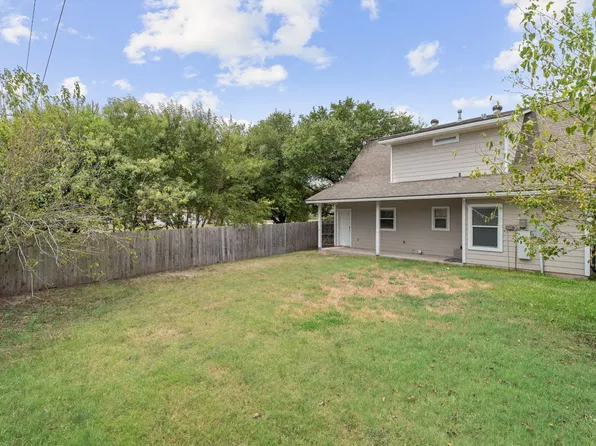 210 Sterling St, College Station, TX 77840