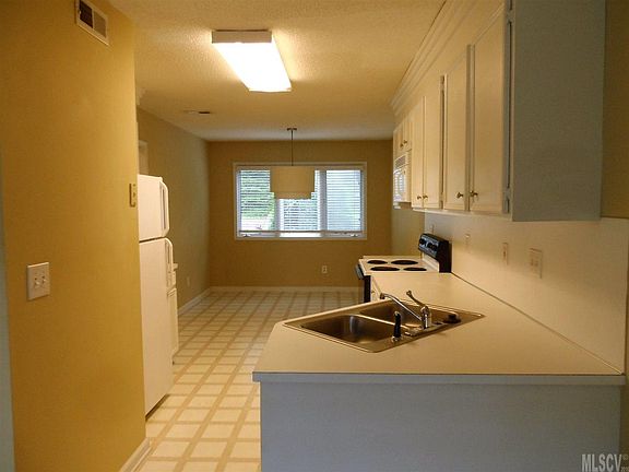 2nd image of 2371 White Oak Court Ext