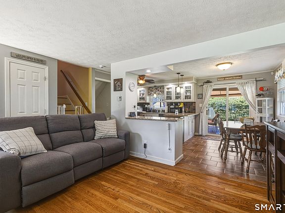 5th image of 24 Marlene Street