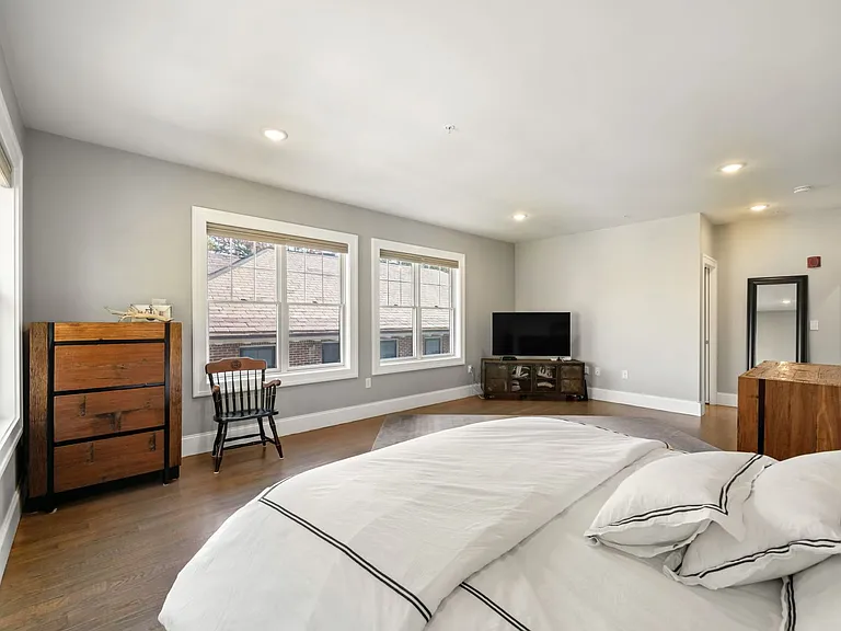 55 Hutchings St #4 — Photo 32