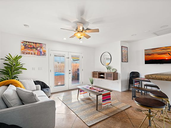 3rd image of 1255 E Waverly St #2