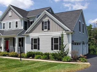 14 Stuart Dr, Mechanicville, NY 12118