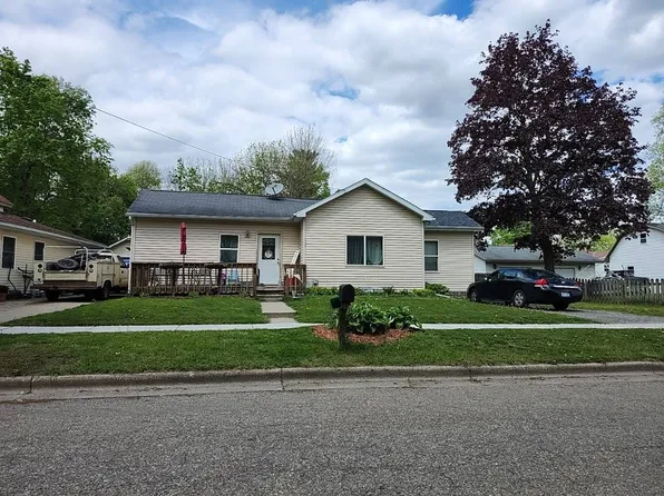 718 W Henry St, Charlotte, MI 48813